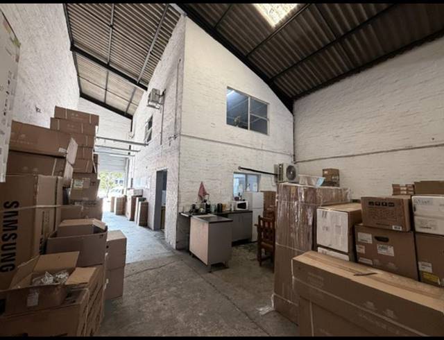 INDUSTRIAL PROPERTY TO RENT IN NORTH END